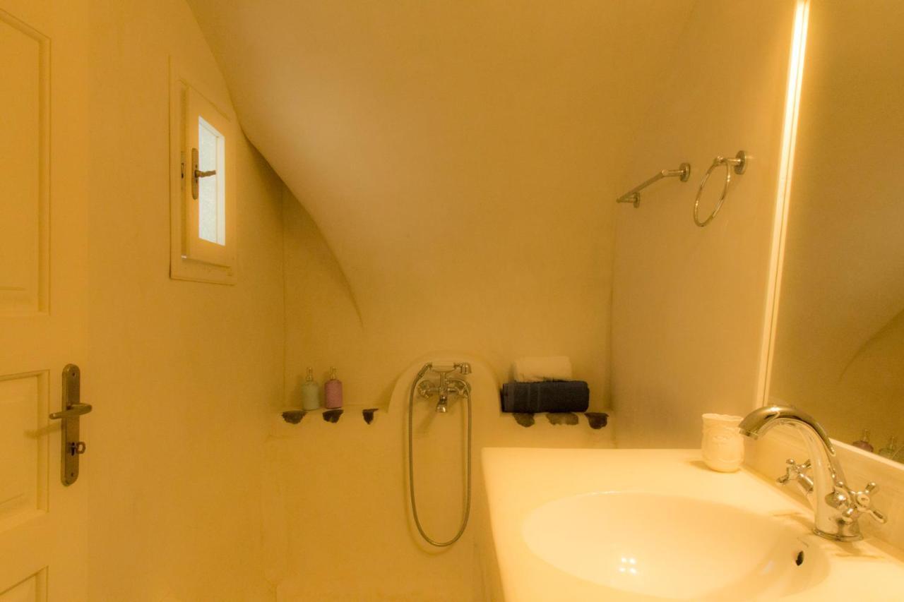Linos Suites Emporio  Экстерьер фото
