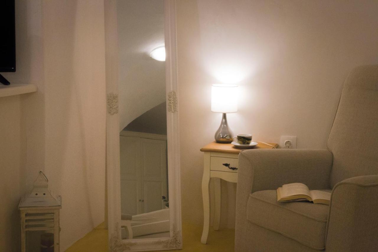 Linos Suites Emporio  Экстерьер фото