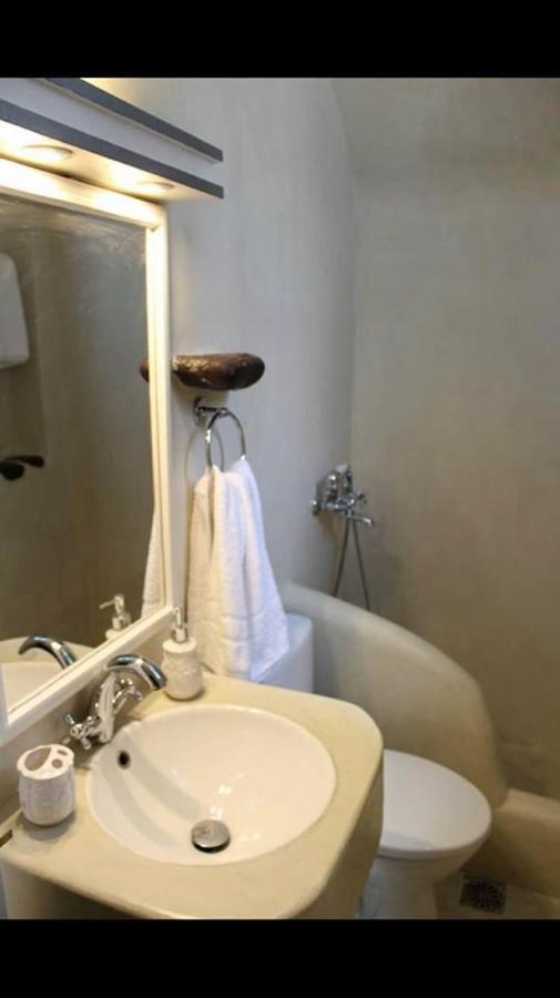 Linos Suites Emporio  Экстерьер фото